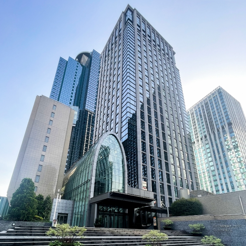 本社が入居する住友不動産新宿オークタワーの外観